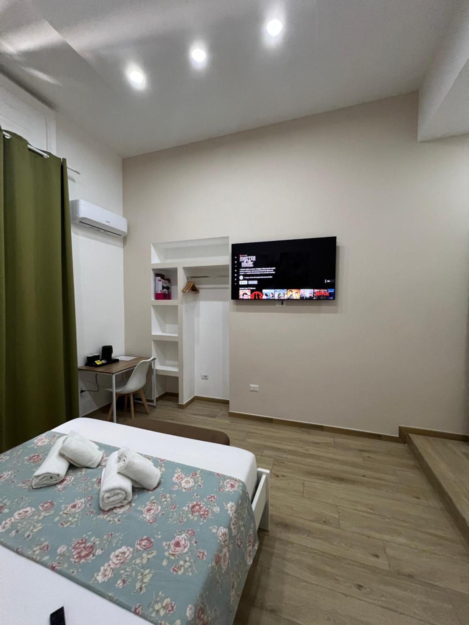 Vpm Rooms Central Train Station Napoli Eksteriør billede